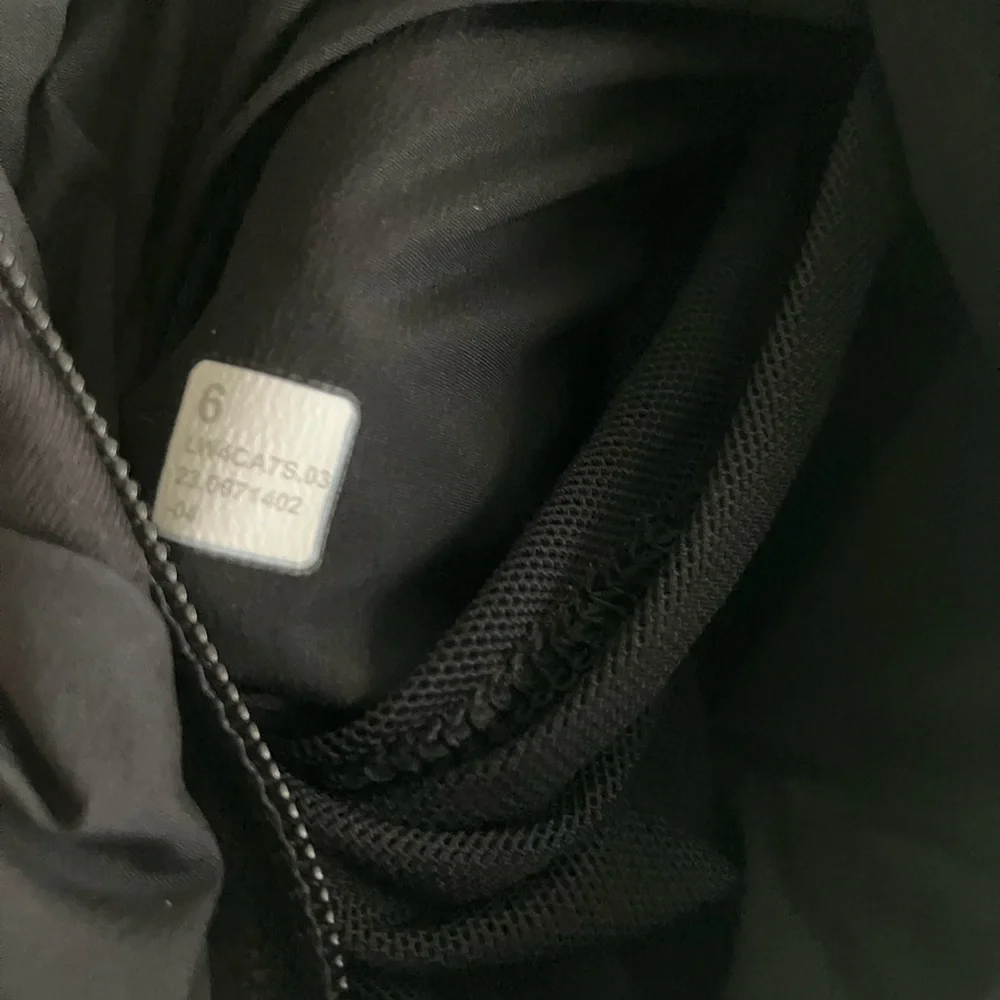 Lululemon Down For It All Jacket (Size 6) NWT - Picture 13 of 16